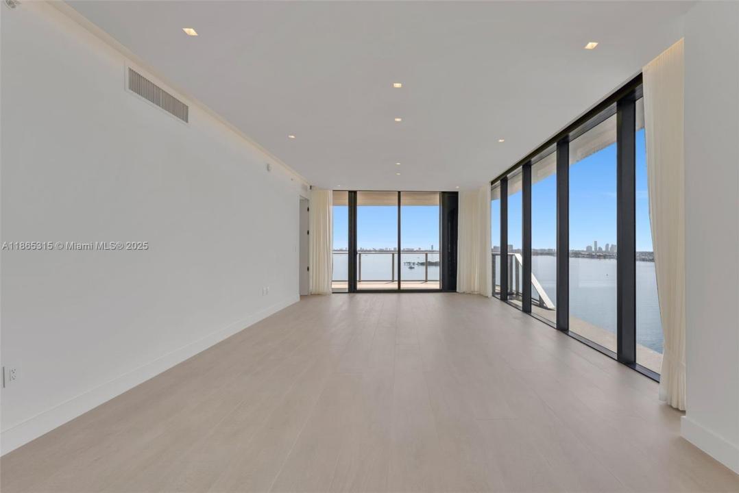 700 NE 24th st 1207, Miami, فلوريدا 33137, الولايات المتحدة