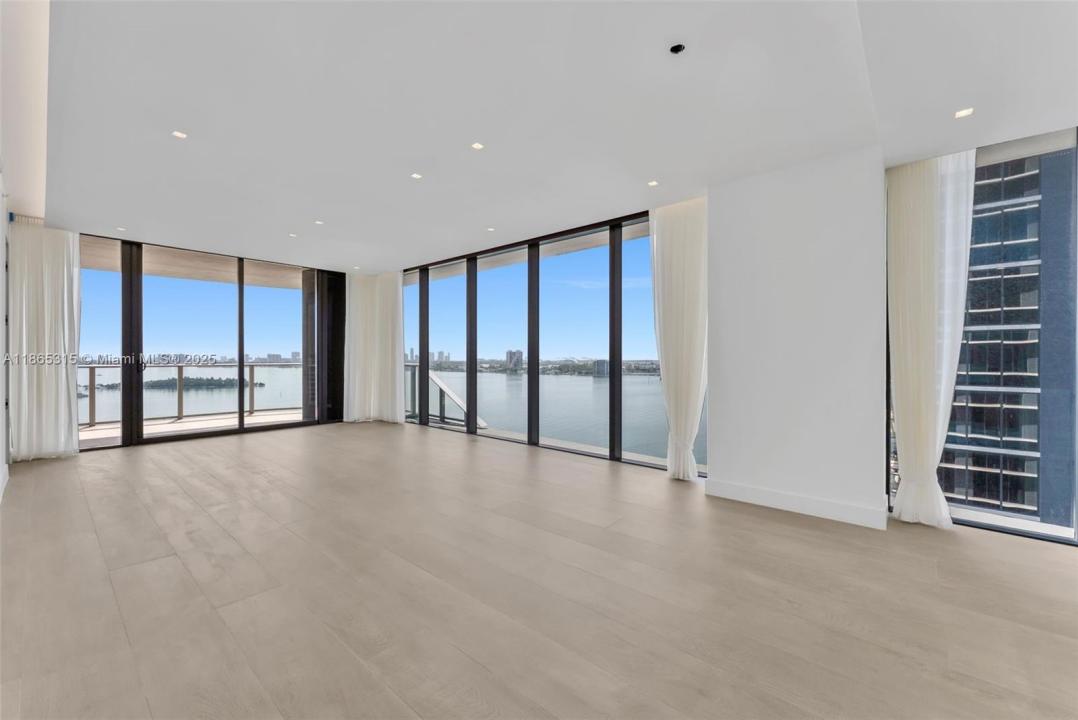 700 NE 24th st 1207, Miami, فلوريدا 33137, الولايات المتحدة