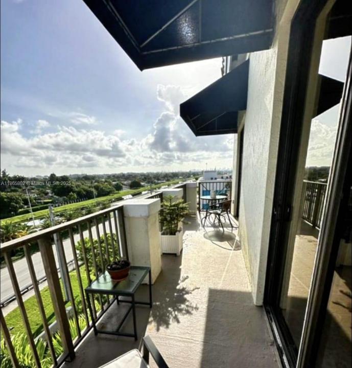 8440 SW 8th St 603A, Miami, Флорида 33144, Соединенные Штаты