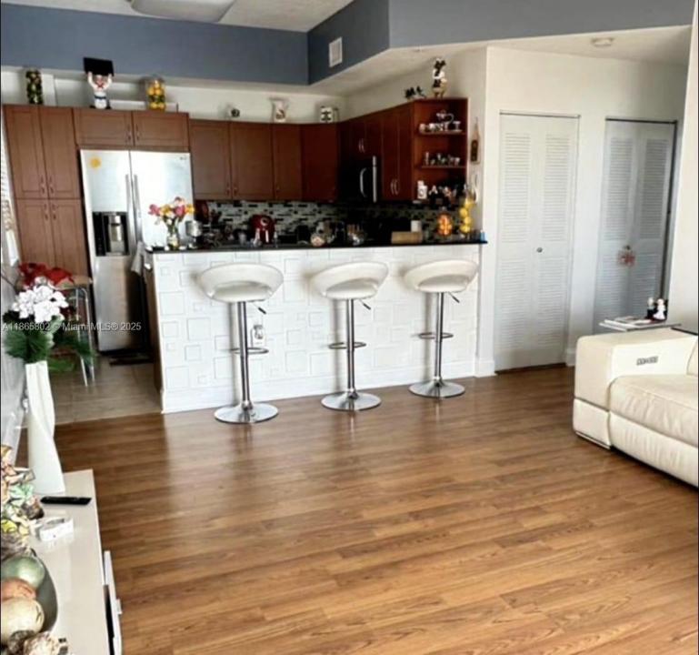 8440 SW 8th St 603A, Miami, Флорида 33144, Соединенные Штаты