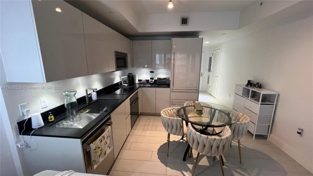 1010 Brickell Ave 1510, Miami, Florida 33131