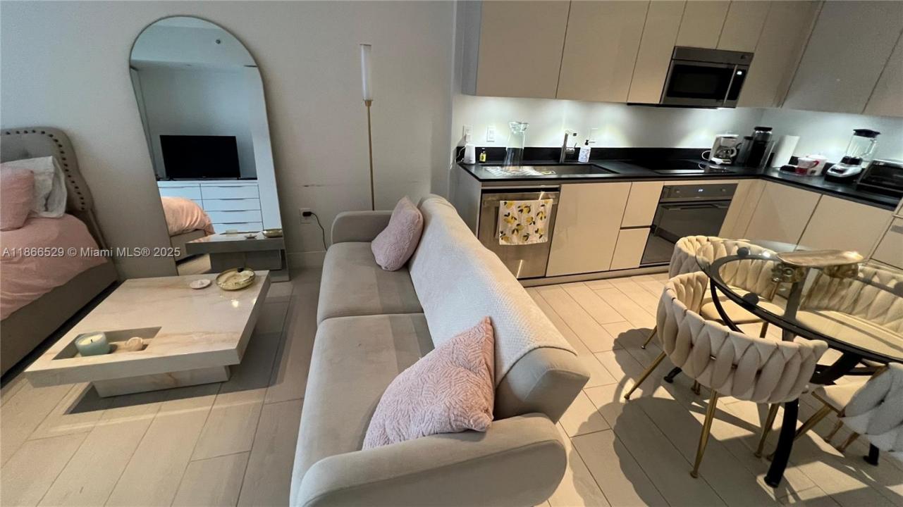 1010 Brickell Ave 1510, Miami, Florida 33131