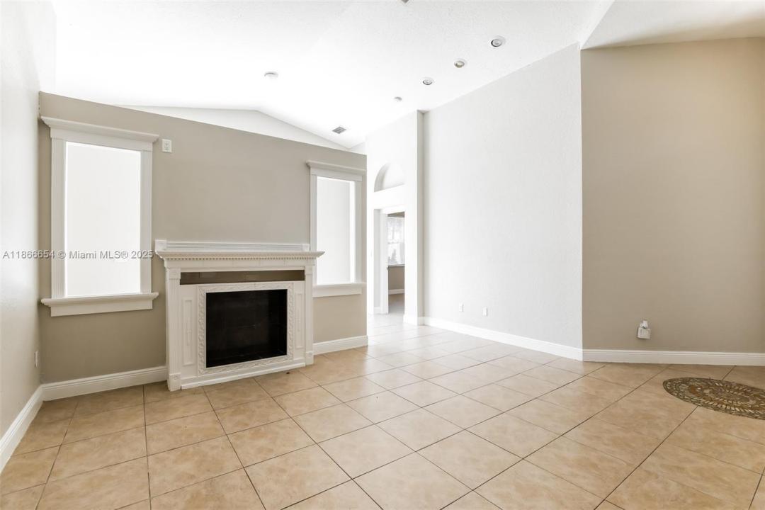 1695 NE 37th Pl, Homestead, Florida 33033, Amerika Birleşik Devletleri