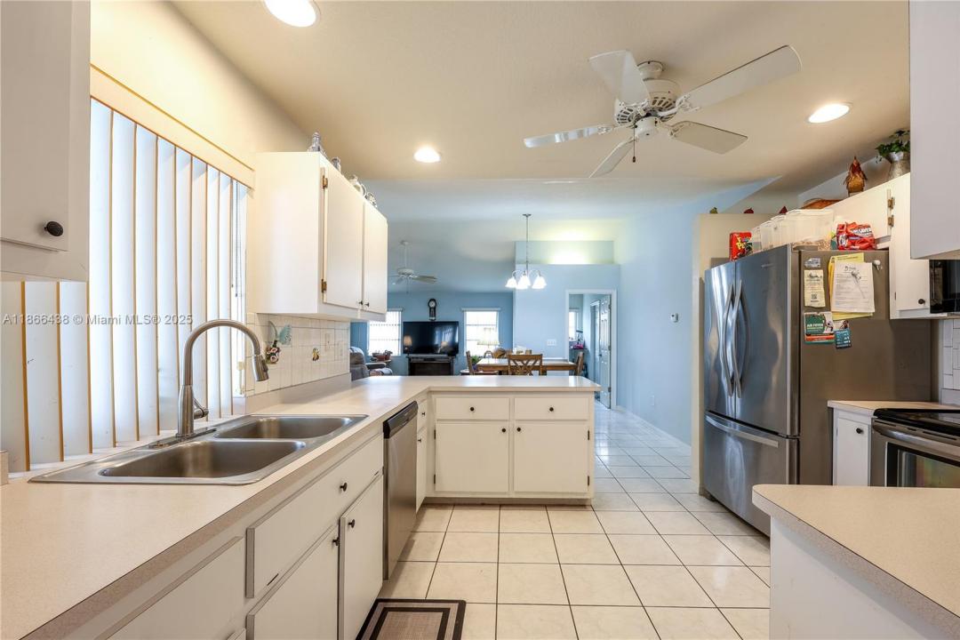 1403 SE 8th Pl, Cape Coral, فلوريدا 33990, الولايات المتحدة