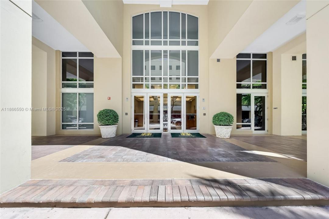135 San Lorenzo Ave 150, Coral Gables, Флорида 33146, Соединенные Штаты