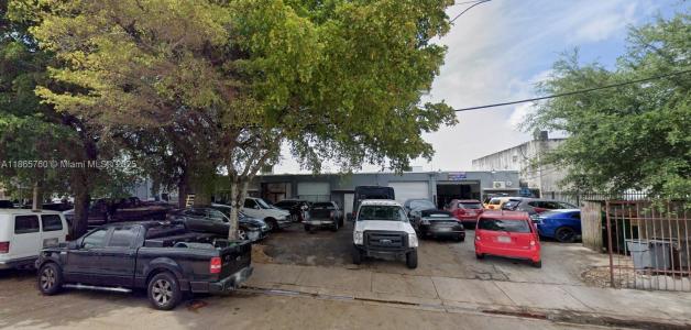1825 NW 21st St, Miami, Florida 33142, USA