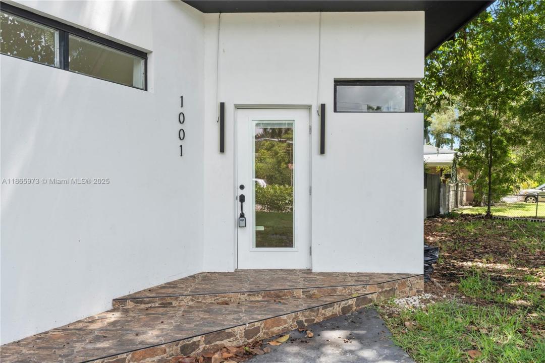 1001 NE 82nd St, Miami, Florida 33138