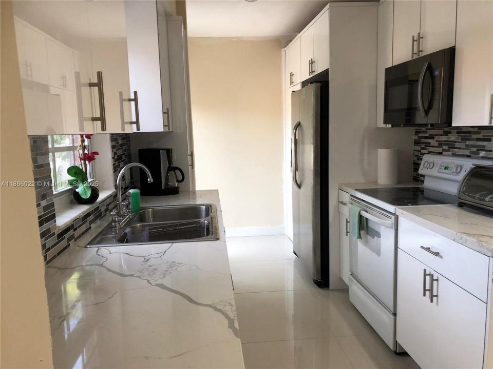 625 East Dr 625, Miami Springs, Floryda 33166, USA