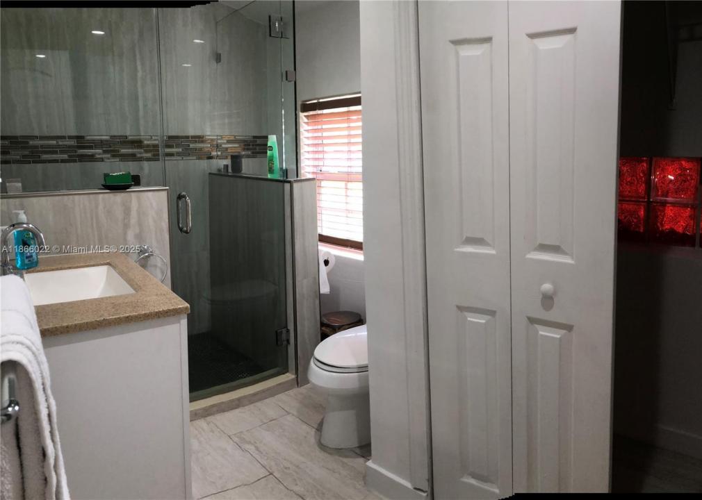625 East Dr 625, Miami Springs, Floryda 33166, USA