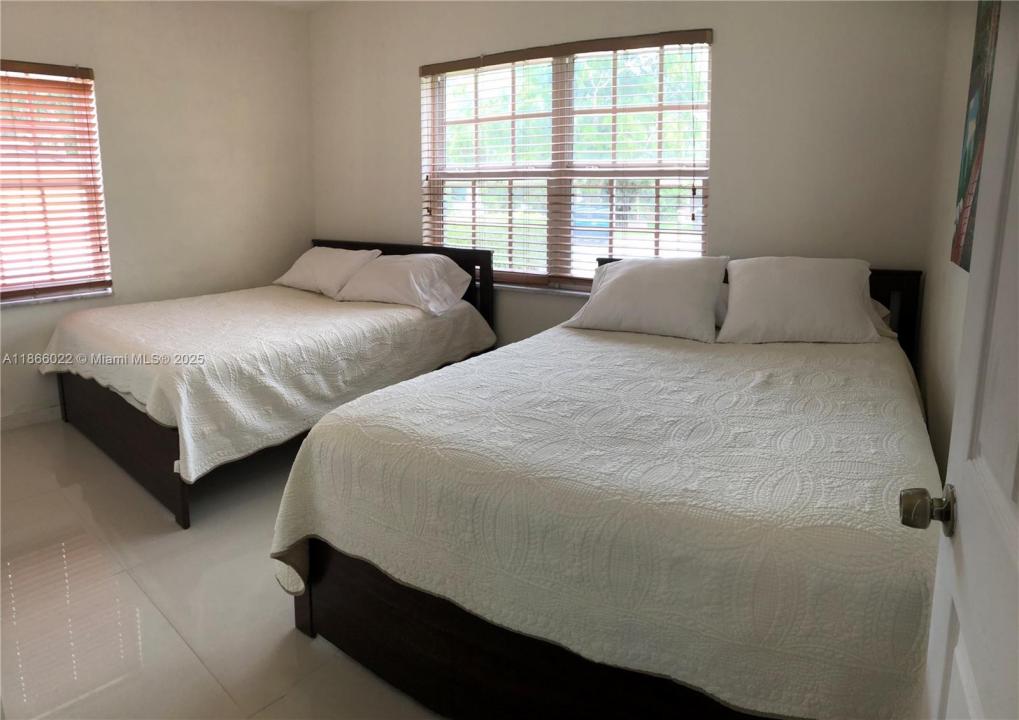 625 East Dr 625, Miami Springs, Floryda 33166, USA