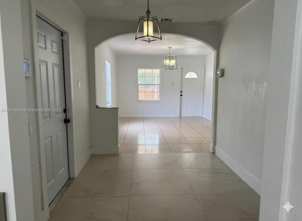1178 NW 105th Ter, Miami, Floryda 33150, USA