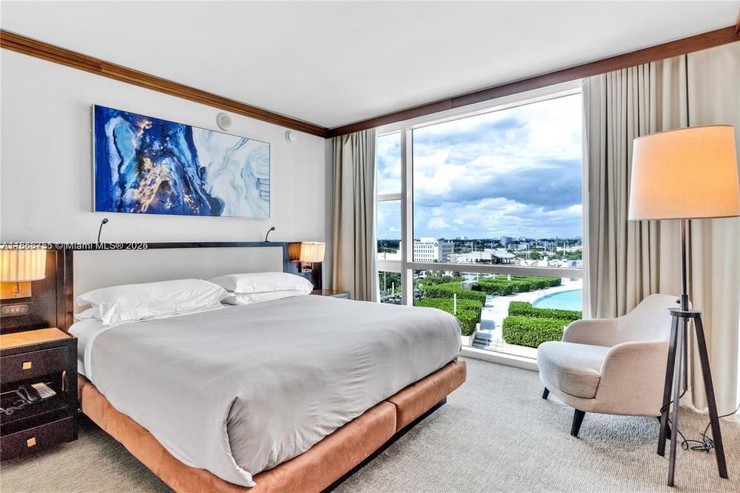 6801 Collins Ave 818, Miami Beach, Floryda 33141, USA