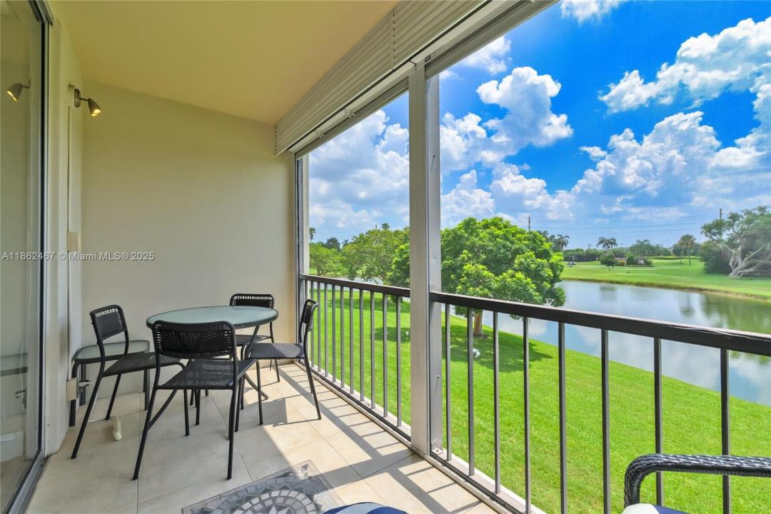9320 S Hollybrook Lake Dr 203, Pembroke Pines, Flórida 33025, Estados Unidos
