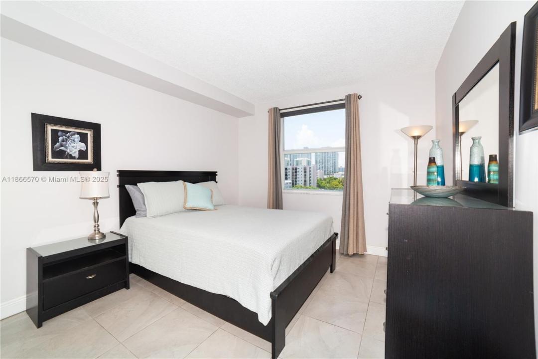 17100 N Bay Rd 1802, Sunny Isles Beach, Flórida 33160, Estados Unidos