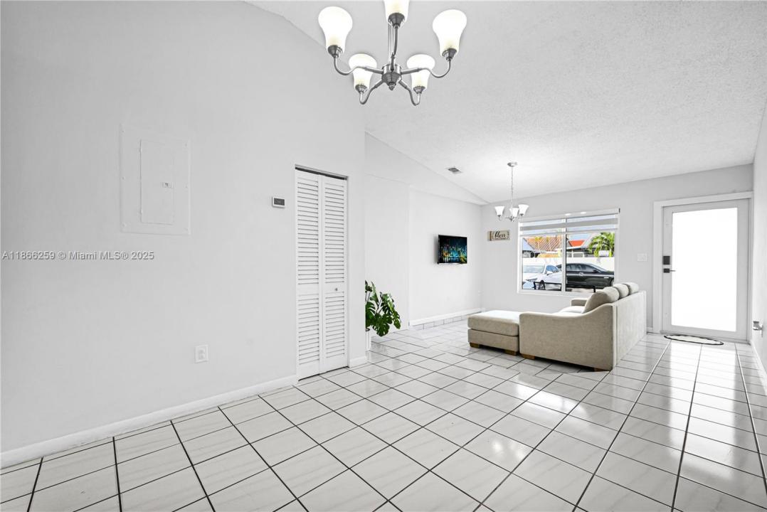 7320 W 29th Ave, Hialeah, 佛羅里達州 33018, 美國