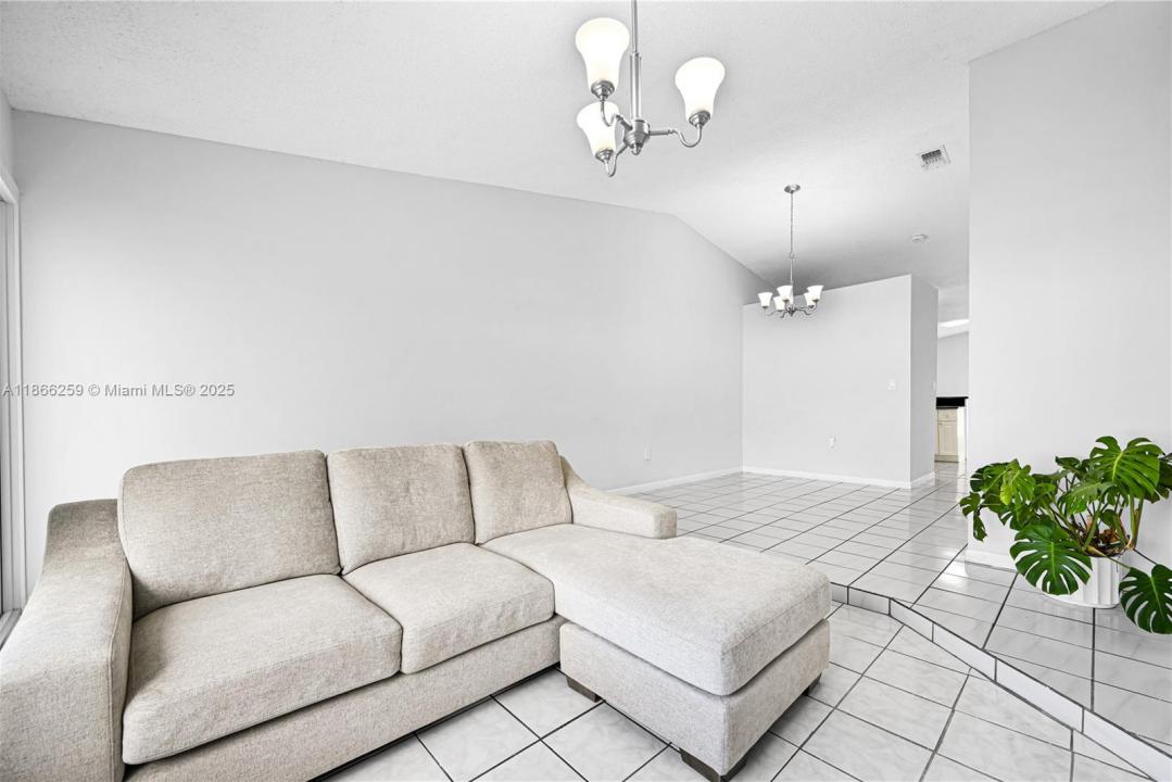 7320 W 29th Ave, Hialeah, 佛羅里達州 33018, 美國
