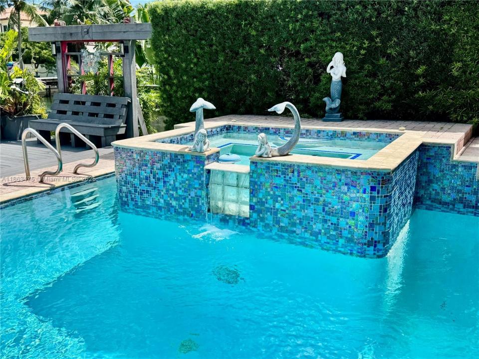 2015 NE 120th Rd, North Miami, Флорида 33181, Соединенные Штаты