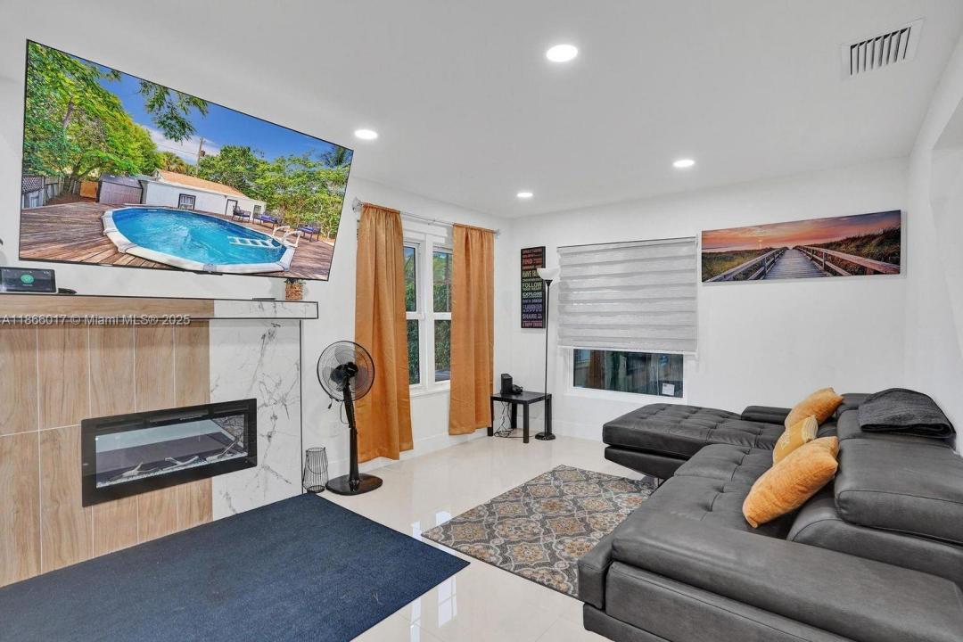 617 36th St, West Palm Beach, Florida 33407