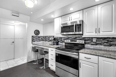 1000 Parkview Dr 715, Hallandale Beach, Florida 33009, USA