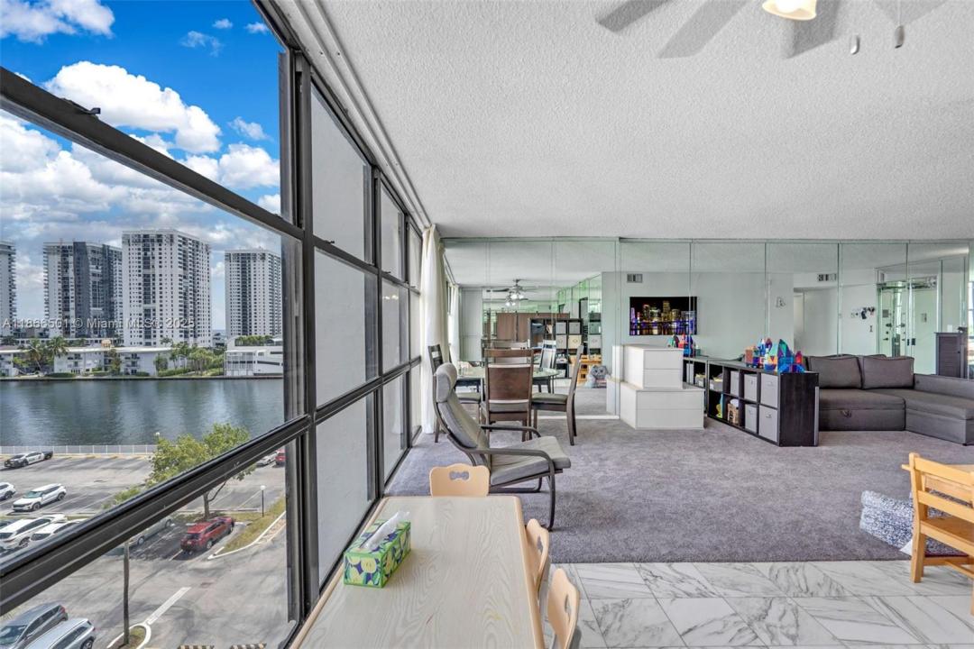 1000 Parkview Dr 715, Hallandale Beach, Floride 33009, États-Unis