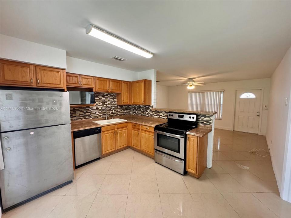 4720 SW 25th Ter 0, Dania Beach, Флорида 33312, Соединенные Штаты