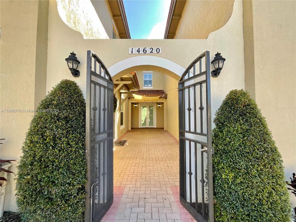 14620 SW 15th St, Pembroke Pines, Флорида 33027, Соединенные Штаты