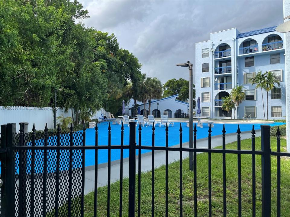 9440 Fontainebleau Blvd 101, Miami, Florida 33172