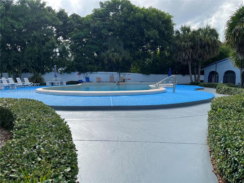 9440 Fontainebleau Blvd 101, Miami, Florida 33172