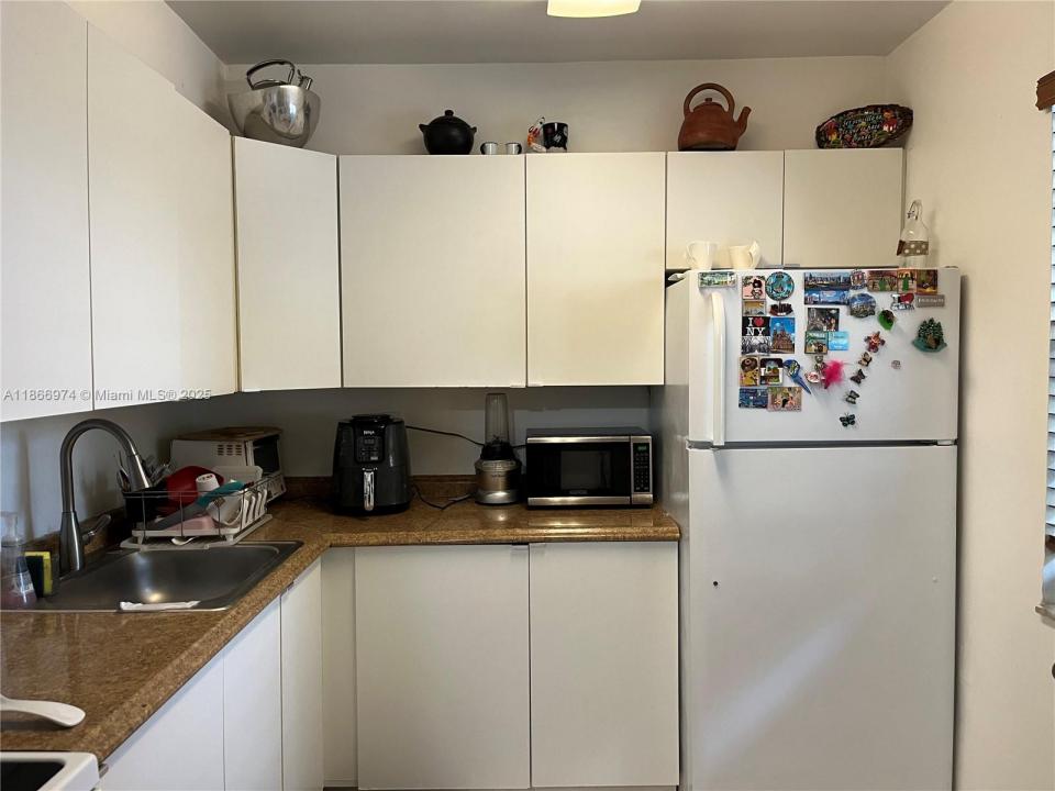 9440 Fontainebleau Blvd 101, Miami, Florida 33172