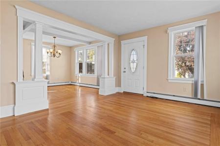 12 Stevens Road, Cranston, Rhode Island 02910, HOA KỲ