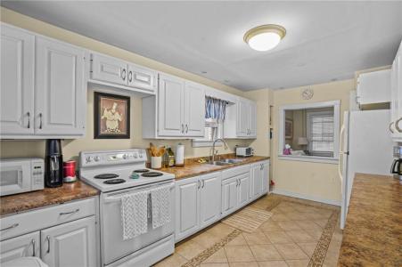 12 Hammond Street, Newport, RI 02840, USA