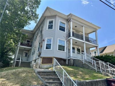 8 Cold Spring Place, Woonsocket, Rhode Island 02895, États-Unis