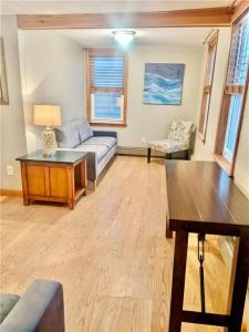 20 Lee Avenue 2, Newport, Rhode Island 02840