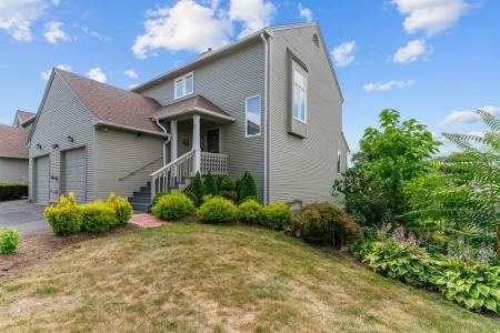 72 Hilltop Drive F, North Providence, Rhode Island 02904, États-Unis
