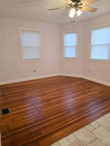 25 Old Oak Ave Avenue 1, Cranston, Rhode Island 02920, Estados Unidos