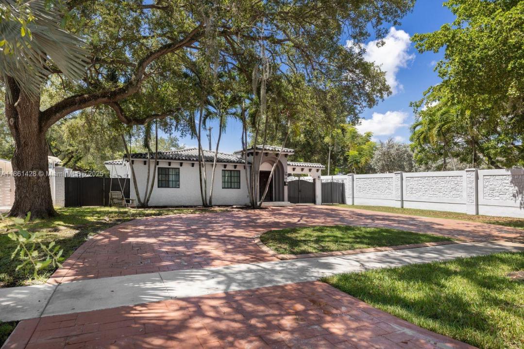 6556 SW 23rd St, West Miami, 佛罗里达州 33155, 美国