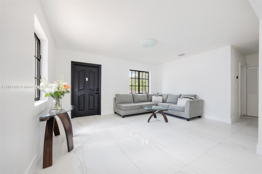 6556 SW 23rd St, West Miami, 佛罗里达州 33155, 美国