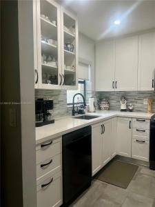 2964 S Carambola Cir S 2039, Coconut Creek, Florida 33066, USA
