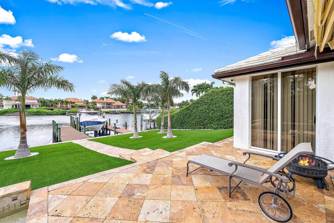 2117 N Suzanne Circle, CARLETON, North Palm Beach, Florida 33408