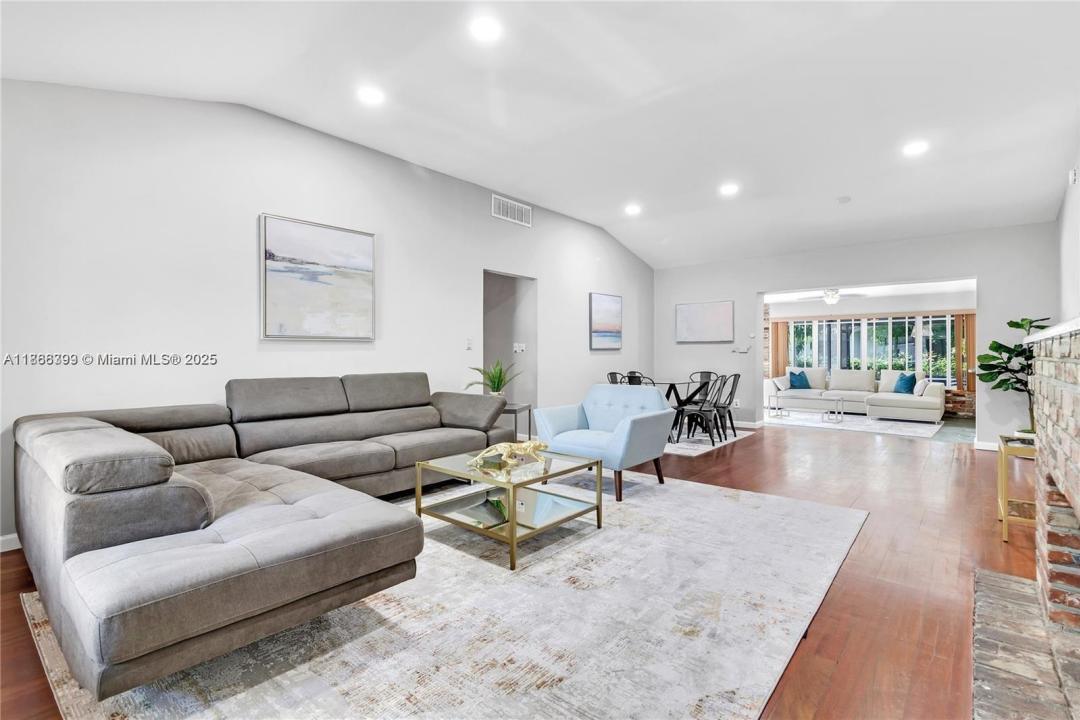 460 NW 88th Ter, El Portal, Florida 33150