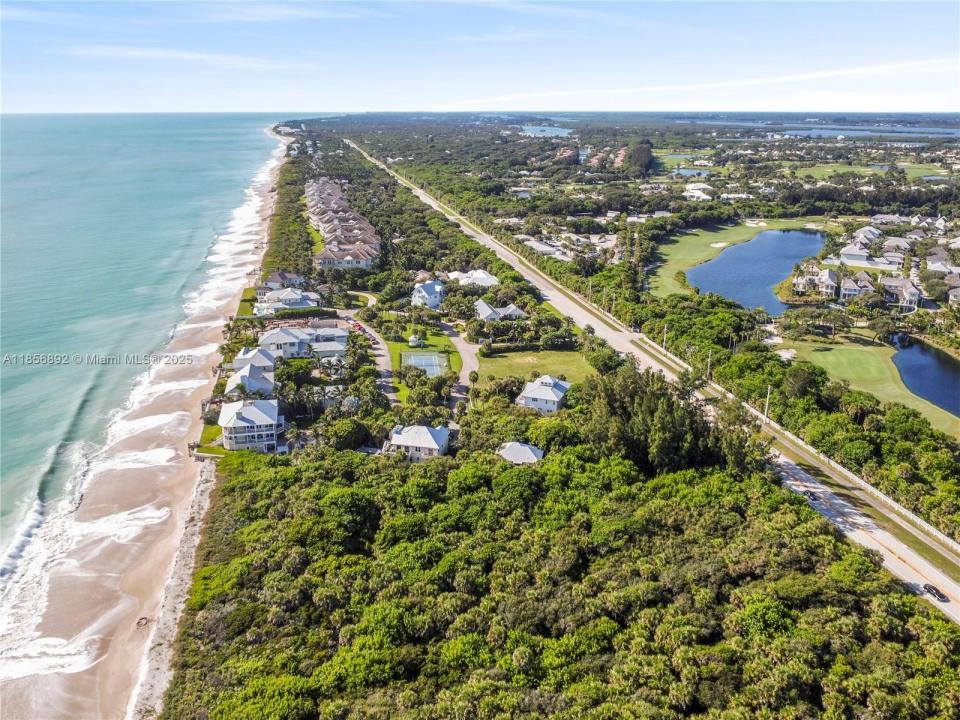 2335 Sanderling Ln, Vero Beach, Florida 32963