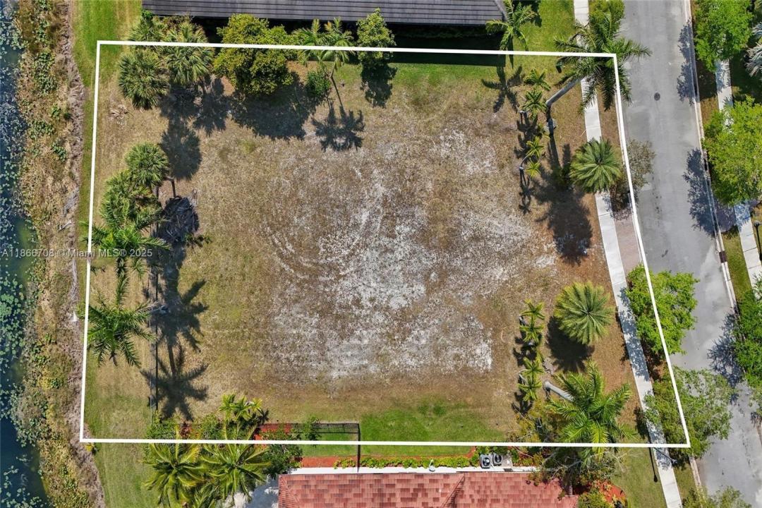 19068 Park Ridge St, Weston, Florida 33332