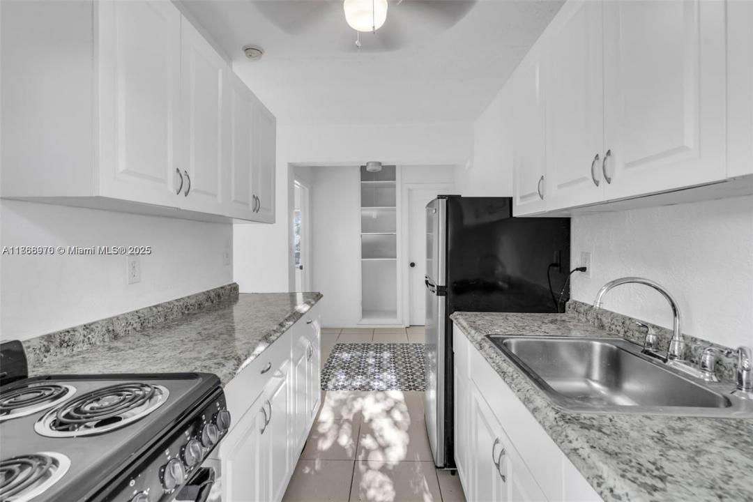 601 NW 90th St 13, El Portal, Florida 33150