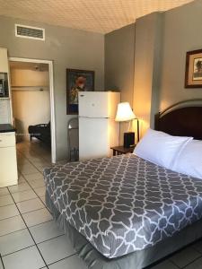26 Diplomat Pkwy 2233, Hallandale Beach, Florida 33009, USA