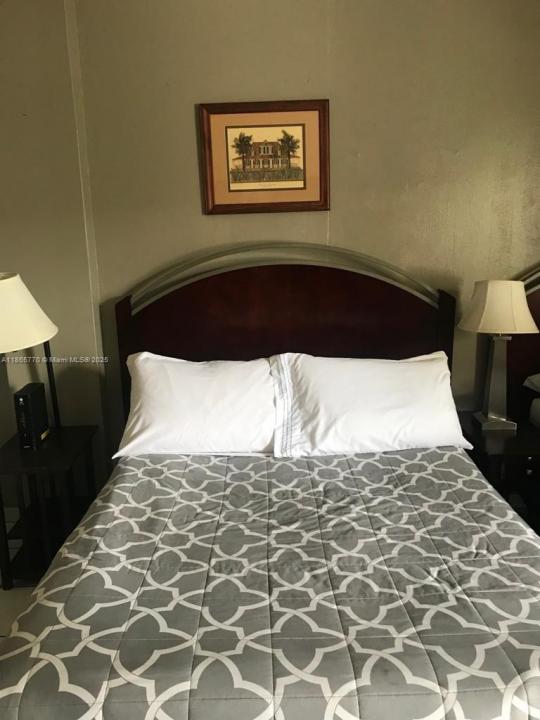 26 Diplomat Pkwy 2233, Hallandale Beach, Floryda 33009, USA