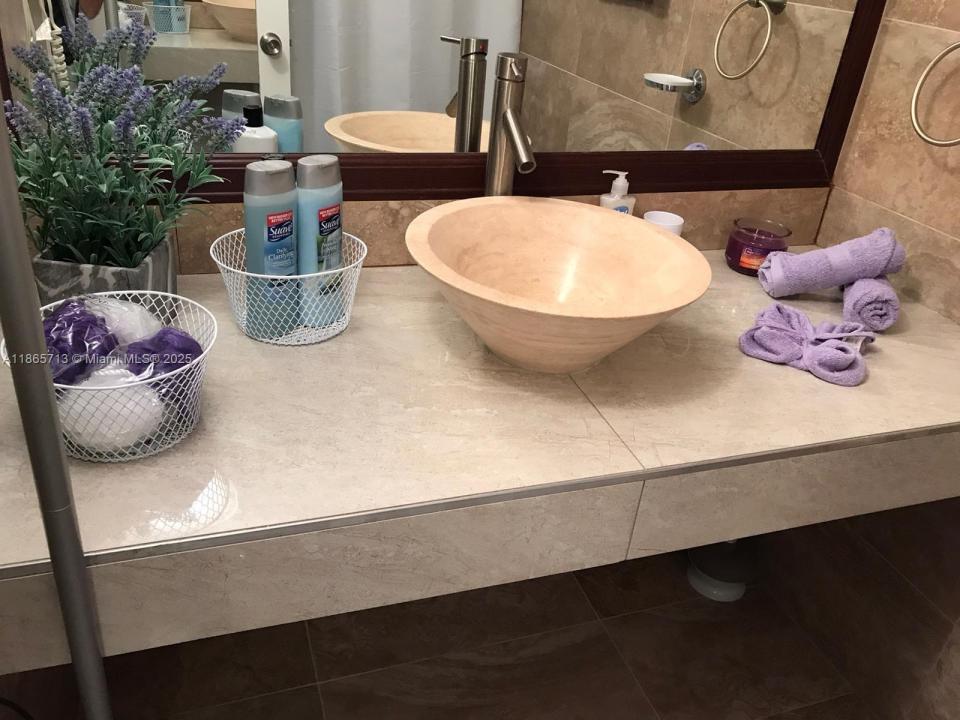 26 Diplomat Pkwy 2215, Hallandale Beach, Floride 33009, États-Unis