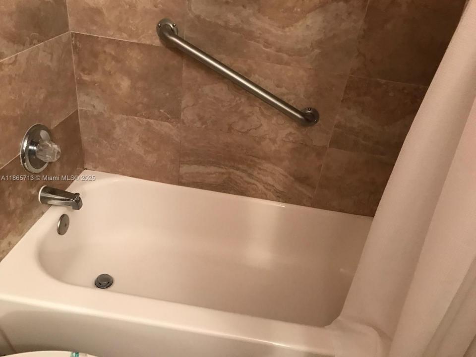 26 Diplomat Pkwy 2215, Hallandale Beach, Floride 33009, États-Unis