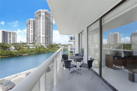 20505 E Country Club Dr 432, Aventura, Florida 33180, USA