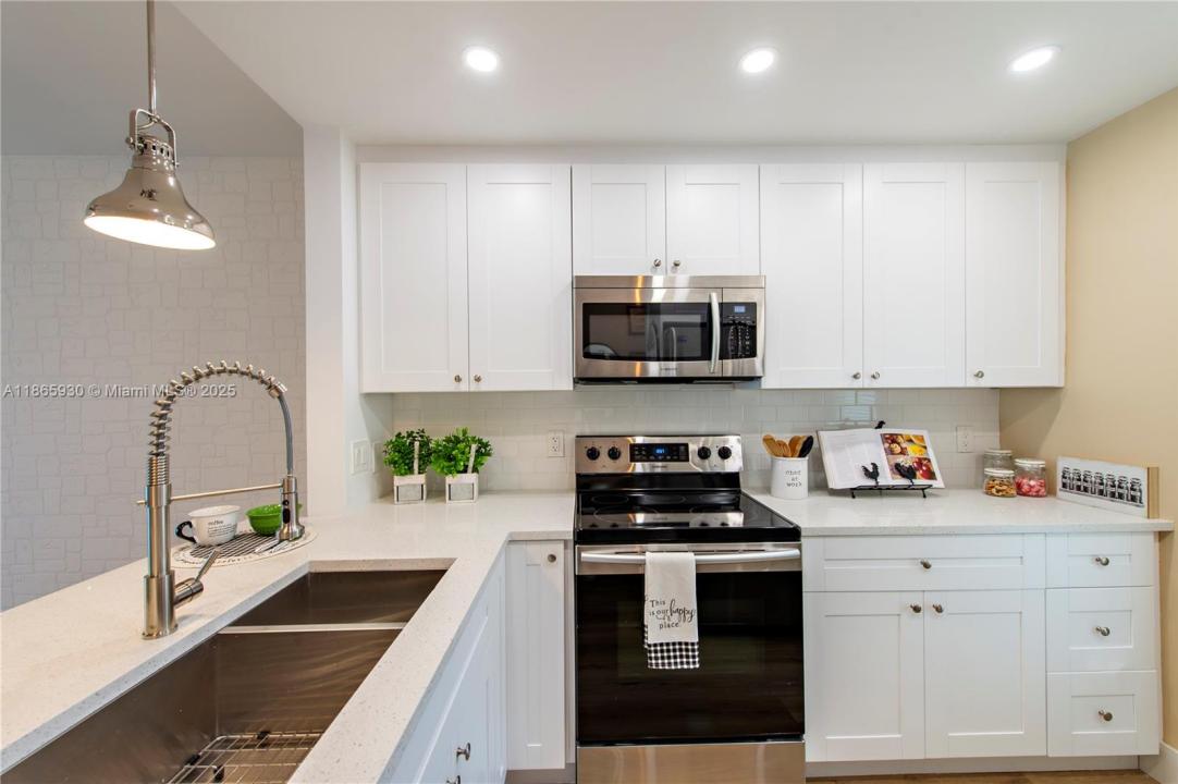 1100 Pine Dr 105, Pompano Beach, フロリダ 33060, アメリカ合衆国