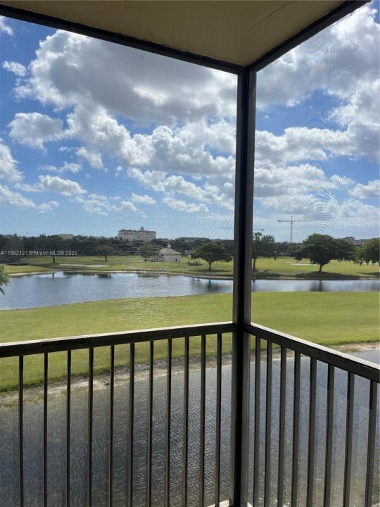 3100 W Rolling Hills Cir 310, Davie, Florida 33328, Estados Unidos